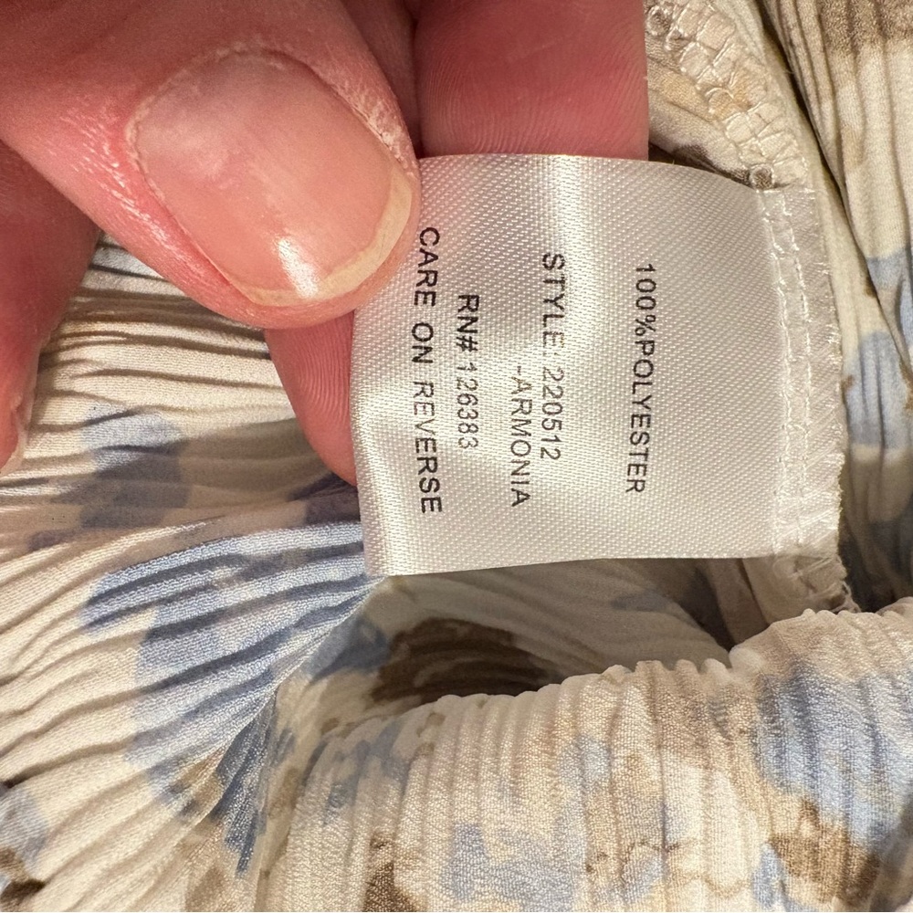 Floral Print Pleated Blouse by Ethyl clothing - Picture 5 of 6
